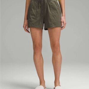 Lululemon Athletica Green Athletic Shorts High-Rise Lightweight